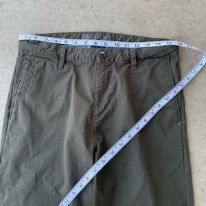 Vuori Men’s Aim Canvas Pant Size 32 Dark Oregano